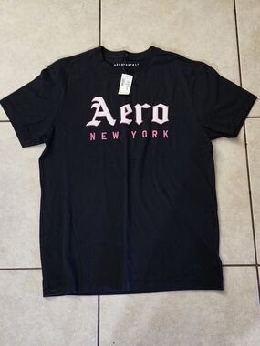 Aeropostale Black T‑Shirt with Pink 'Aero New York' Graphic